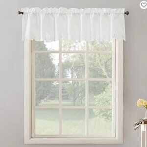 Valance, No 918 Millie Rod Pocket Scallop